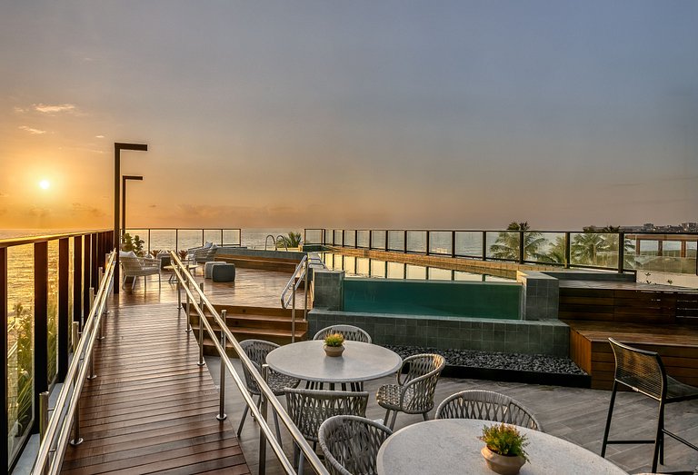 Estúdio Perfeito | Prédio c/ Piscina & Beira Mar